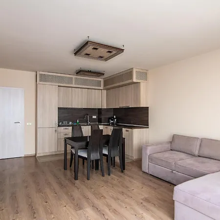 Argisht Partez 1br With Sea View And Pool 瓦爾納