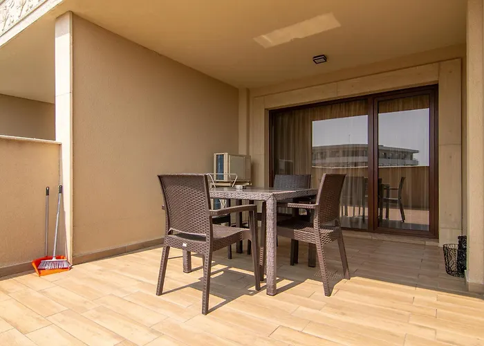 Argisht Partez 1br With Sea View And Pool Apartament *